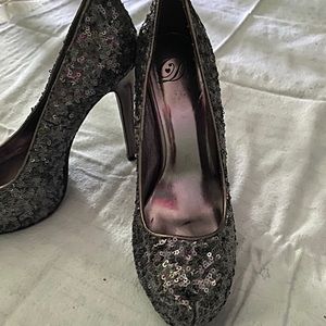 Heart in D Sequin Heels Size 6.5